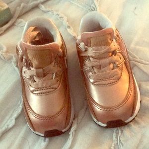 Nike Metallic rose gold air max for toddlers